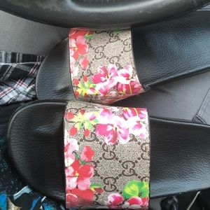 Gucci slides female 7 but fits like a 8